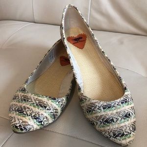 Ultra light warm weather flats